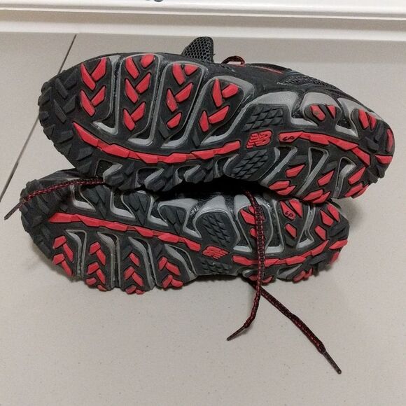 New Balance Pointure Hommes All Terrain hiking running shoe sneaker men's size 9 - Picture 8 of 12